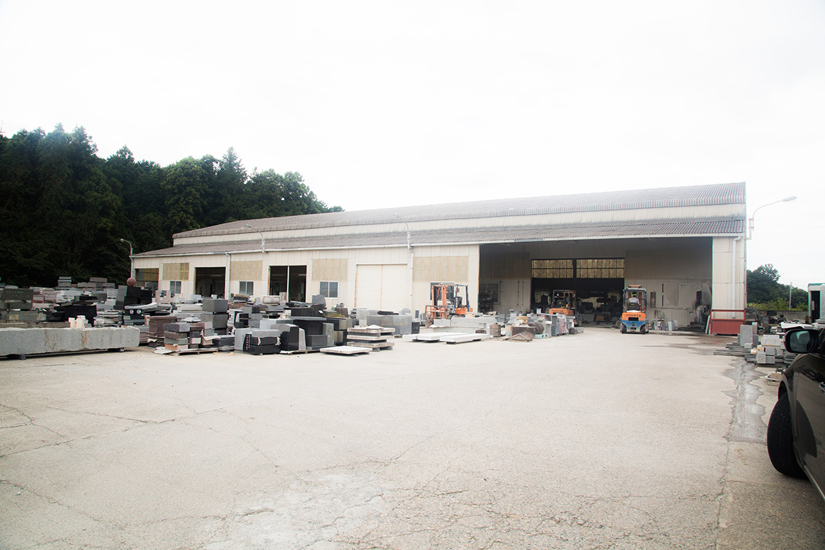 墓石・お墓・建築石材加工の石材店「石弘」　御影石・大理石の石材加工販売